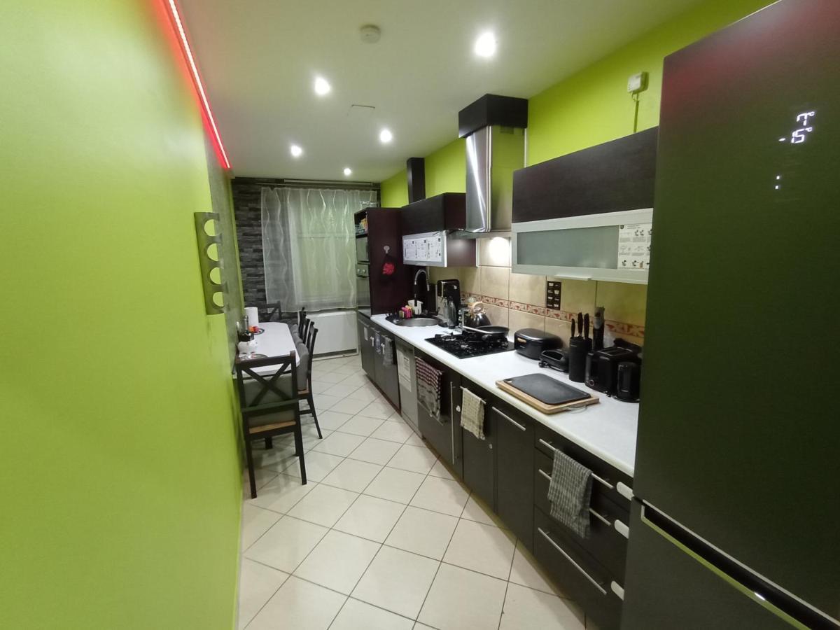Apartament Venge -Cale Mieszkanie 46M2 Na Wylacznosc - Z Jedna Sypialnia I Jednym Sypialno-Salonem -3 Pietro Bez Windy- Rezerwacja Bez Karty Kredytowej-Klimatyzacja-Netflix-2 Lozeczka Dzieciece- Bezplatny Parking Publiczny فروتسواف المظهر الخارجي الصورة