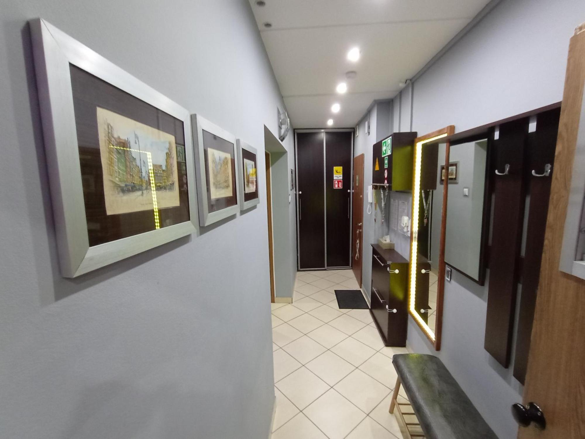 Apartament Venge -Cale Mieszkanie 46M2 Na Wylacznosc - Z Jedna Sypialnia I Jednym Sypialno-Salonem -3 Pietro Bez Windy- Rezerwacja Bez Karty Kredytowej-Klimatyzacja-Netflix-2 Lozeczka Dzieciece- Bezplatny Parking Publiczny فروتسواف المظهر الخارجي الصورة