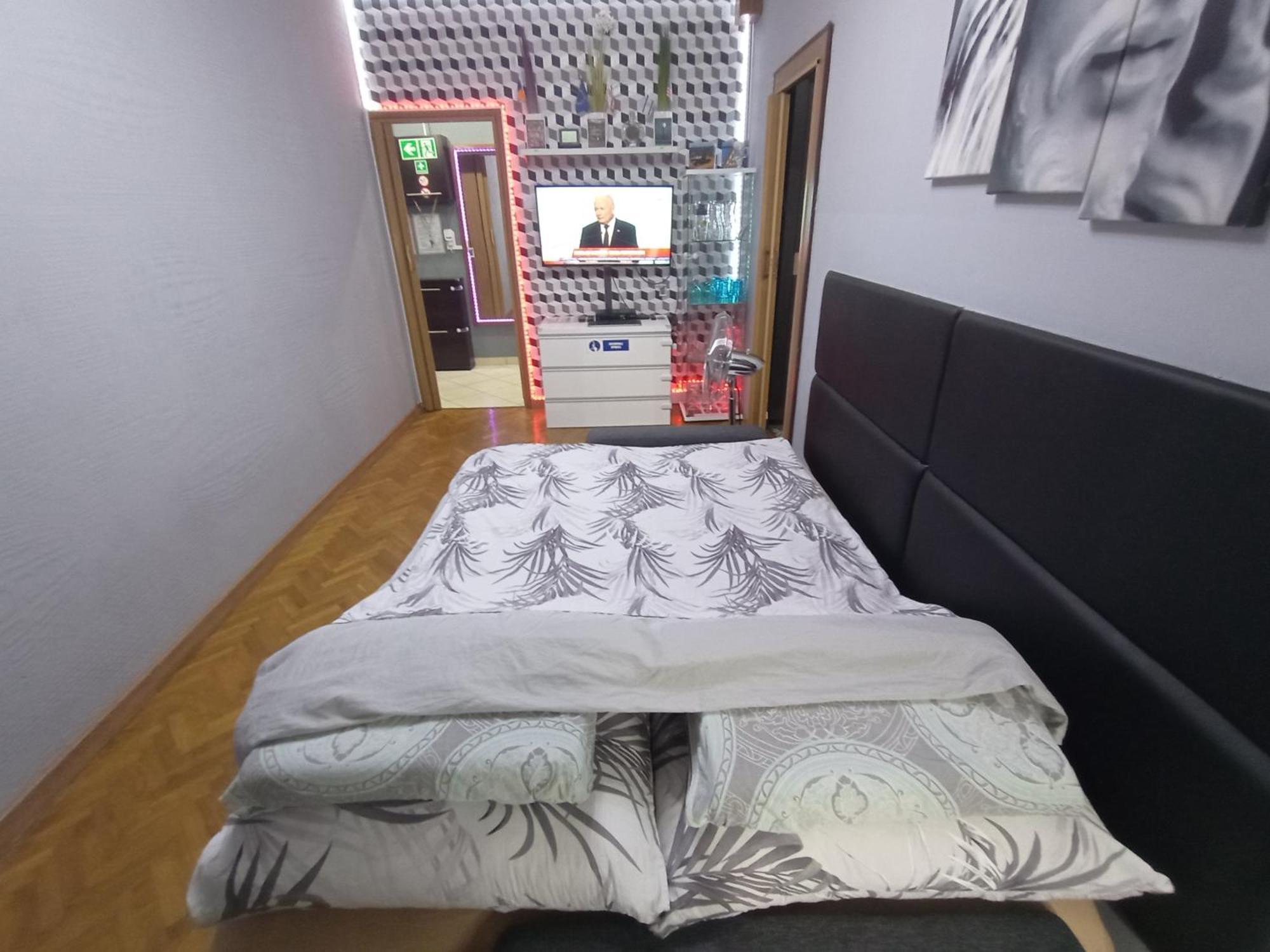 Apartament Venge -Cale Mieszkanie 46M2 Na Wylacznosc - Z Jedna Sypialnia I Jednym Sypialno-Salonem -3 Pietro Bez Windy- Rezerwacja Bez Karty Kredytowej-Klimatyzacja-Netflix-2 Lozeczka Dzieciece- Bezplatny Parking Publiczny فروتسواف المظهر الخارجي الصورة